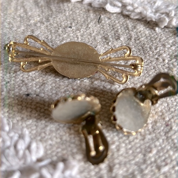 BEAUTIFUL GENUINE STONE BROOCH AND MATCHING EARRINGS - Picture 6 of 10